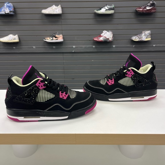 fuchsia jordan 4